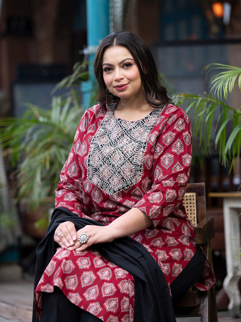 Women Plus Size Red Pure Cotton Kurta Set With Dupatta